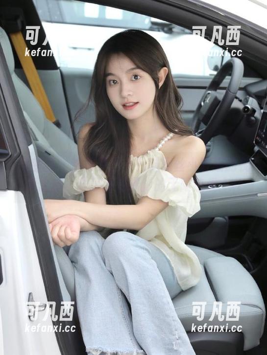 微密圈 - 追寻梦里一只喵黑丝小野猫的视觉之旅，分享我对摄影的无限热爱.txt