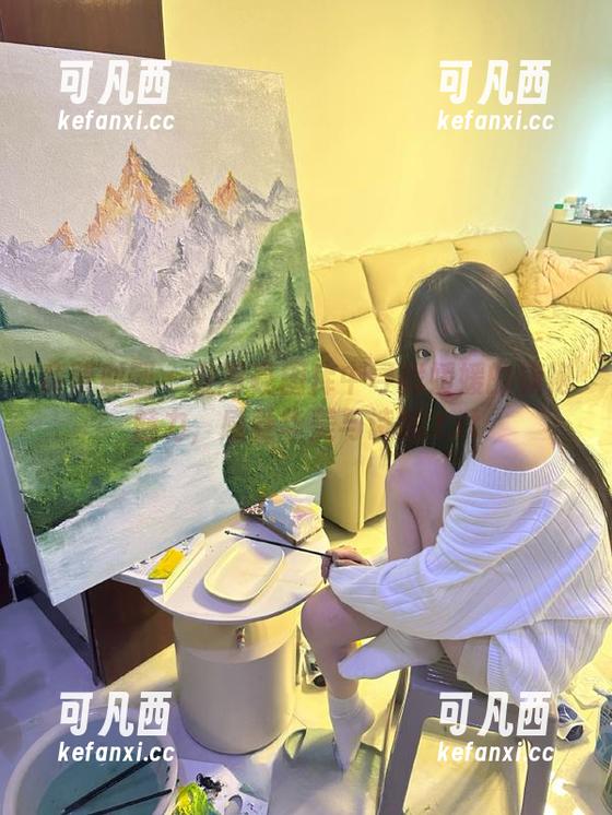 森萝财团 - 在写真图库中寻找媛媛的旗袍魅力，感受华美与诗意.txt
