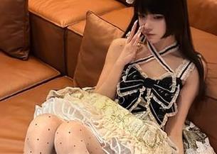 森萝财团 – 小七黑丝写真：无圣光图片带你领略不同寻常的视觉盛宴！.txt