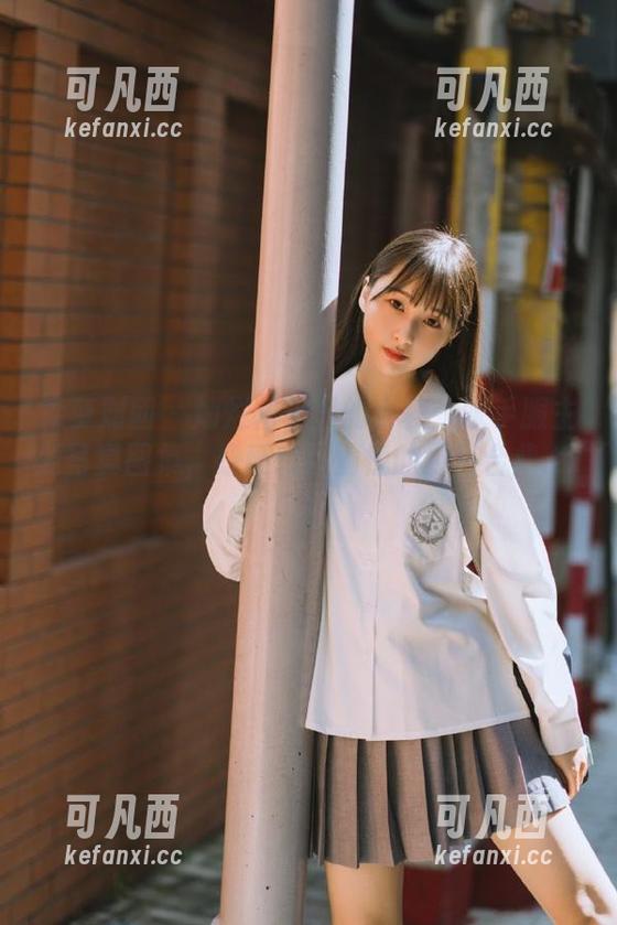 森萝财团 - 灿烂阳光下的小梓：水手服主题写真图集，感受轻松愉悦的夏日合集.txt