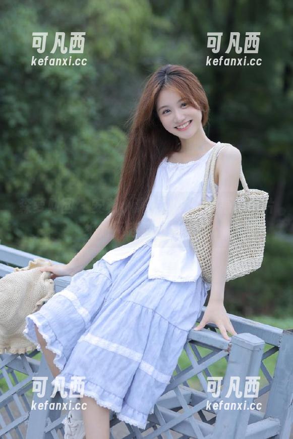 森萝财团 - 安利小满御姐，她的福利图片绝对不容错过！.txt