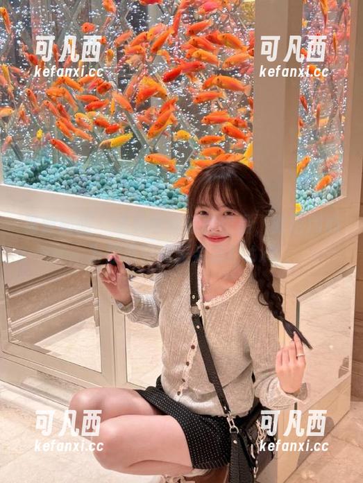 森萝财团 - 绝美黑丝私房作品，默陌用心为你展现完美姿态！.txt