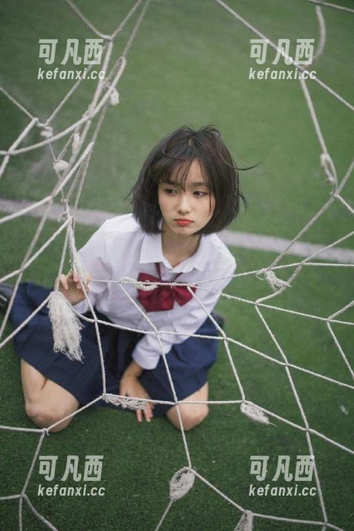 模范学院 - 探索lingyu69的棉袜世界：高清写真捕捉每一刻的细腻之美.txt