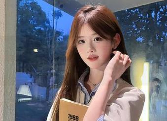 模范学院 – 夏天梦幻旅程：佟蔓baby写真原图在线分享，尽显个性魅力.txt