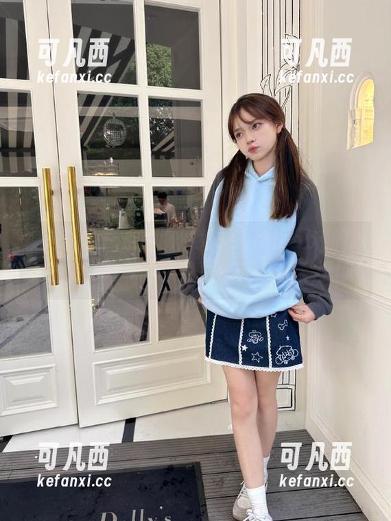 模范学院 - 走进柳侑绮Sevenbaby的泳衣图库，分享独家照片感受清新活力.txt