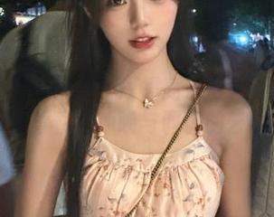 模范学院 – 桃香子短裙高清写真：每一张图片都是青春的呼唤与调侃的艺术！.txt