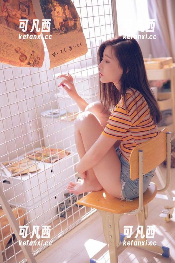 模范学院 - 糯美子Mini修女写真：从图库资源网中看她如何定义独特的美感.txt
