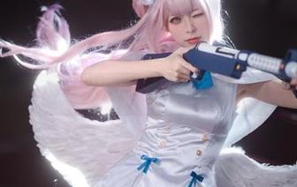 最新写真：樱岛嗷一解锁碧蓝航线中的恶毒懒懒白兔魅力.txt