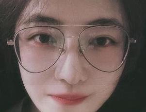套图解密：樱晚gigi用一个人的温柔告诉我们，独处也能是一种奢侈。.txt