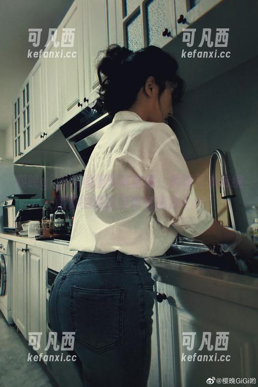 樱晚gigi与和服写真全集：展现日本传统服饰的独特韵味与魅力.txt