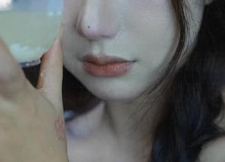 洛丽塔大哥全新推出旗袍写真最新合集，重温经典之美，捕捉最迷人的瞬间！.txt