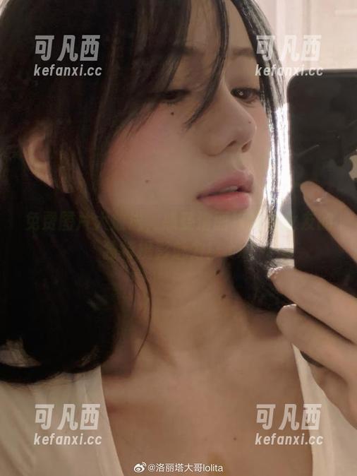 免费图片大放送，感受洛丽塔大哥女友的独特摄影魅力！.txt