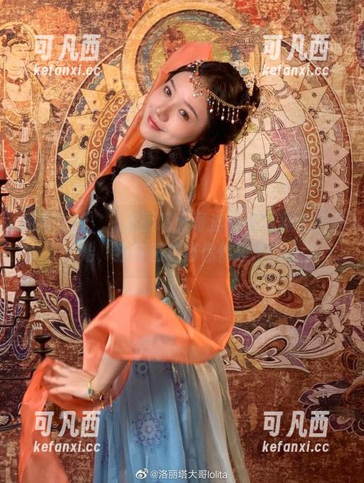 精致生活，从洛丽塔大哥连体衣写真合集开始，独特图包等你体验.txt