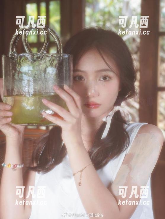 探索洛丽塔大哥的艺术世界：蕾姆兔女郎COS下载，尽在这里！.txt