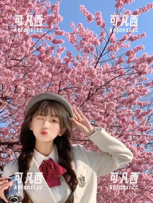 爱美足 - 雪雪短裙写真图册：倾心记录那一瞬间的诱惑与美丽.txt