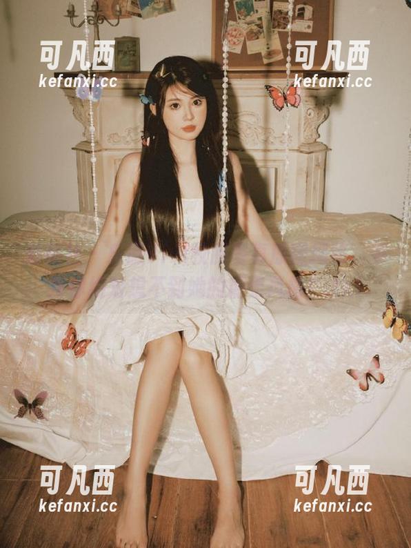 爱蜜社 - 乐薇Vivi校服写真原图揭秘，更新你绝对想不到她的糖果风格！.txt