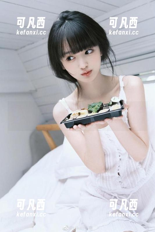 微密圈 - 精彩纷呈：牛奶里的果汁与她的美足作品，绝美写真资源等你来享！.txt