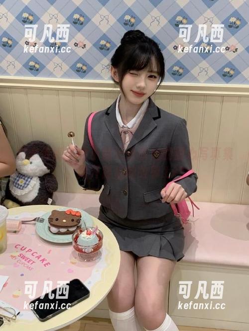 物恋传媒 - 与小晴天分享她的甜心写真集，揭开背后的故事.txt