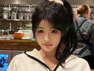 物恋传媒 – 在线体验小竹美脚魅力，精品美图全新呈现！.txt