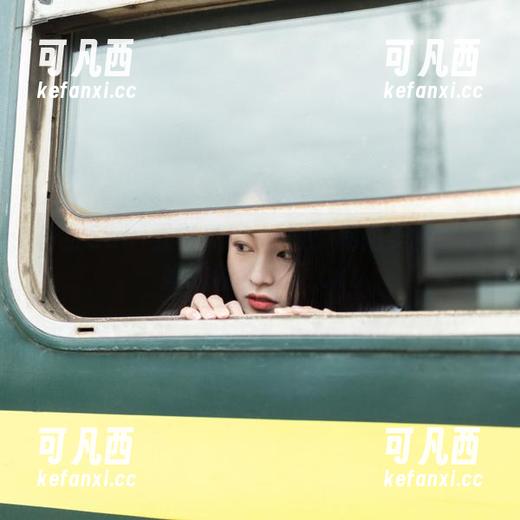 白金Saki五更琉璃-场照：私拍美图记录她的独特风采.txt