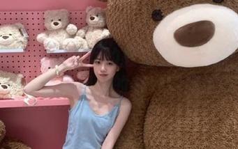 微密圈 – 白龙猫女的教室美图合集：当学习与美丽相遇的奇妙瞬间.txt