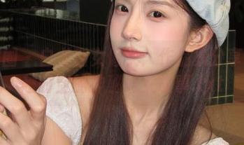 微密圈 – 白龙猫女修女：作品集分享中穿越时空的神秘修女故事.txt