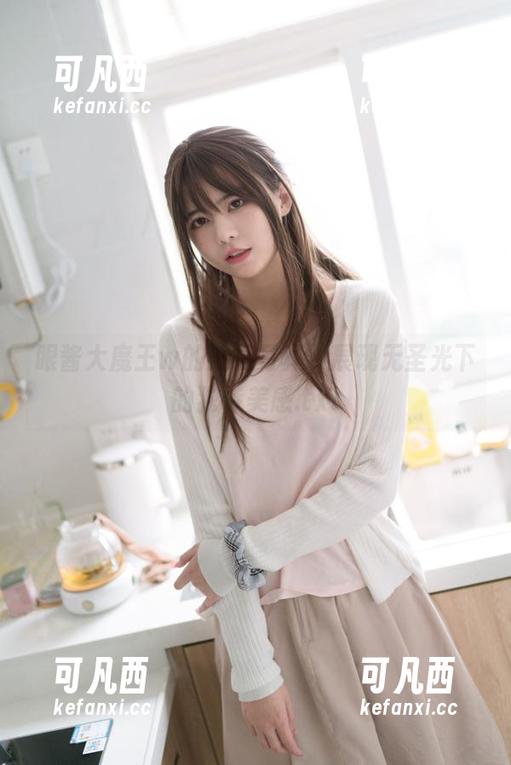 眼酱大魔王w的油亮写真，展现无圣光下的独特美感.txt