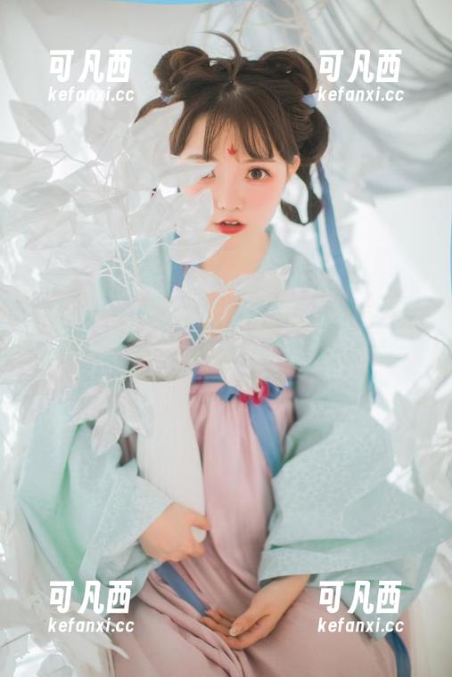 尽收神楽坂真冬足控丝袜奶茶主题写真之美，丰富多样的图片等你下载.txt