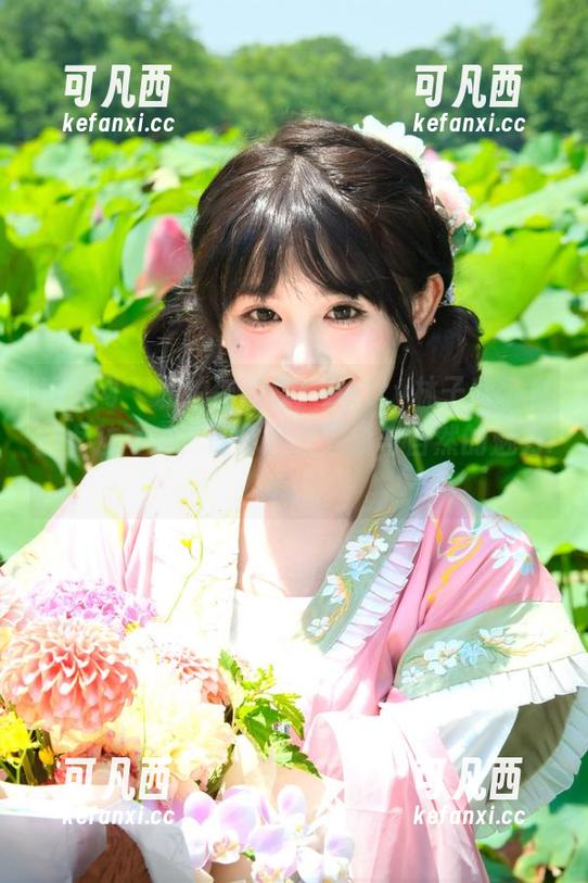 秀人网 - 私拍作品集：Betty林子欣带来的女孩写真，让你感受清新与自然的魅力.txt
