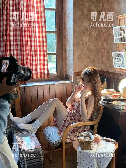 秀人网 - Zoe柚柚女孩写真作品分享，精彩原图资源开启时尚之旅！.txt