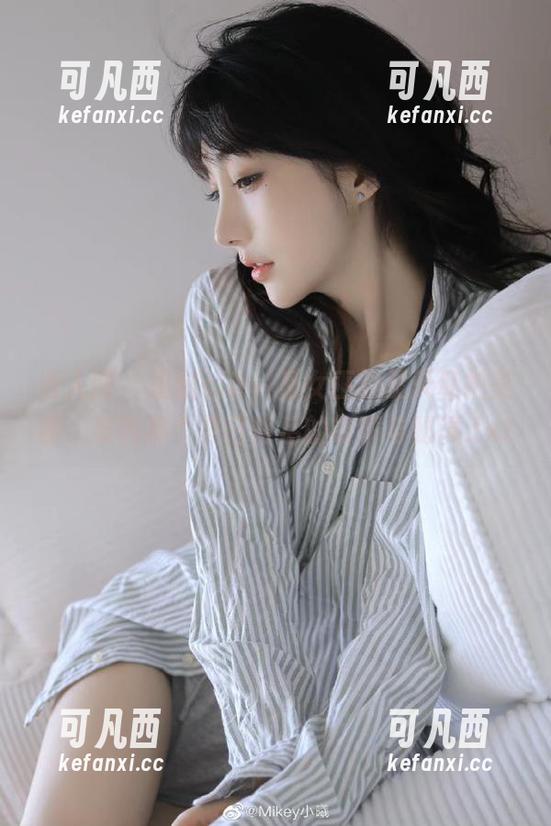 秀人网 - 跟随sibyl是女巫的夏天私拍美图，发现那个夏日背后的故事与秘境.txt