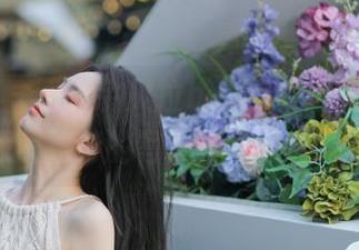 秀人网 – 跟随余贝拉bella女王的视角，探索独特的写真套图风格.txt