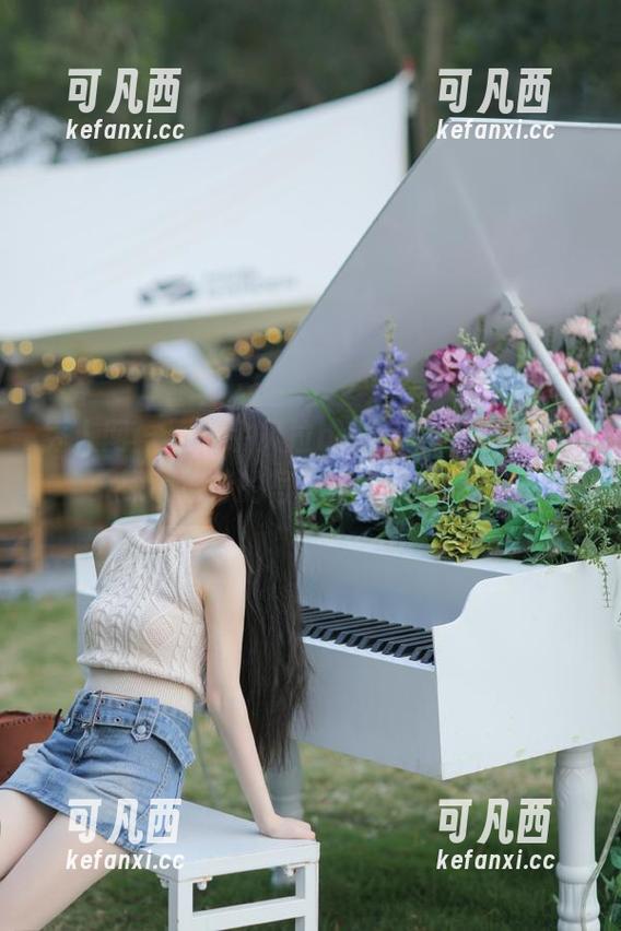 秀人网 - 跟随余贝拉bella女王的视角，探索独特的写真套图风格.txt