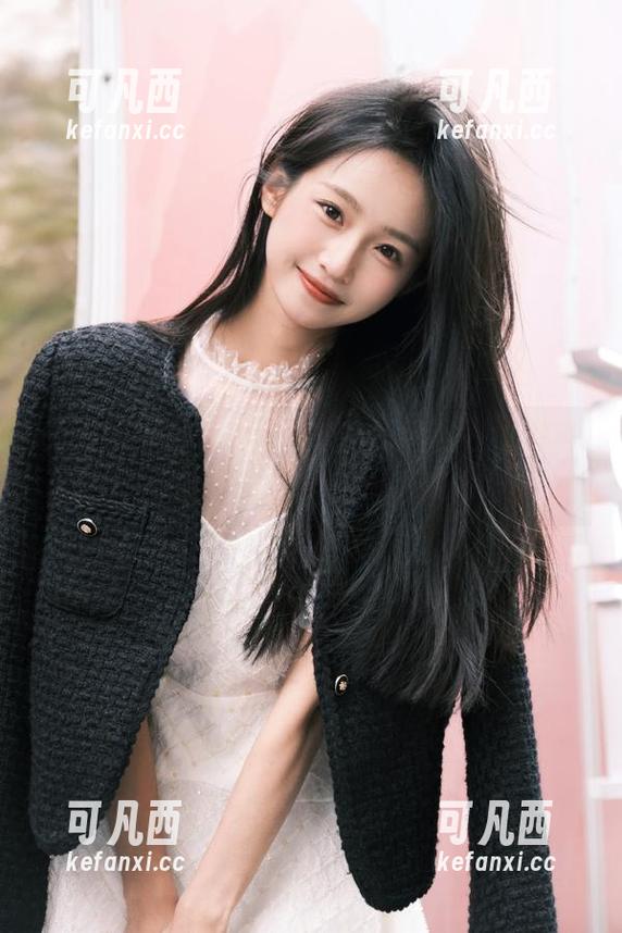 秀人网-可可COCO 秀人网 - 可可COCO旗袍写真:在线解锁原图,谁让这优雅瞬间如此撩人?.txt