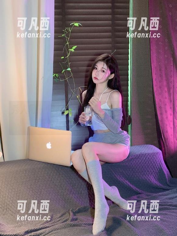 秀人网 - 周井空眼镜写真在线发布，独特图片让你领略时尚潮流.txt