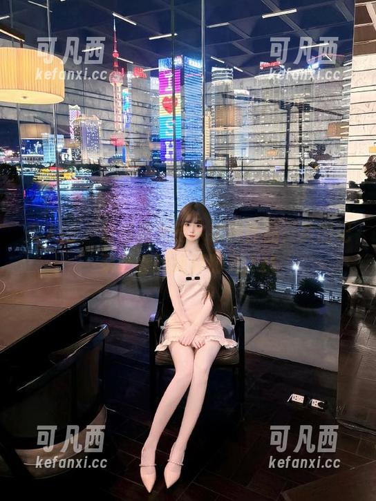 秀人网 - 最新周大萌水手服作品，美图记录青春的纯真时光.txt