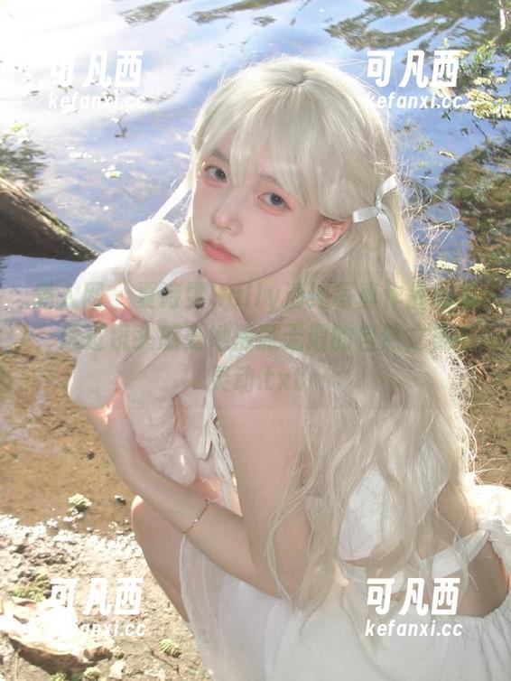 秀人网 - 夏诗雯Sally清纯写真作品图包，透过镜头感受她清澈无瑕的自然之美与灵动.txt