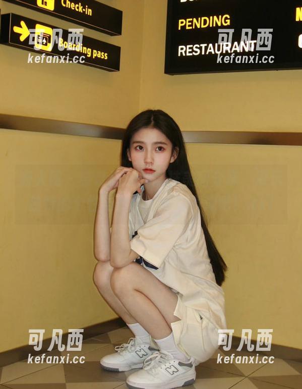 秀人网 - 奈奈Fox的网袜美图分享，展示独特的个性与优雅，快来围观吧！.txt