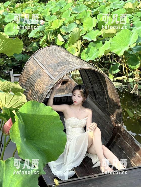 秀人网 - 奶e豆的校园写真之旅：每一张原图都是青春的印记！.txt