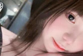 秀人网 – 解锁娜娜baby的最新作品：教室变身创意天地，尽显个性与风格.txt