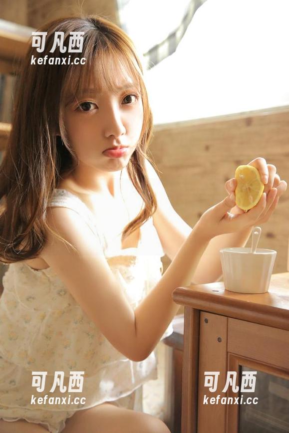 秀人网 - 娜露Selena短裤私拍合集：夏日炎炎中，她如何演绎清新与诱惑两种气质！.txt
