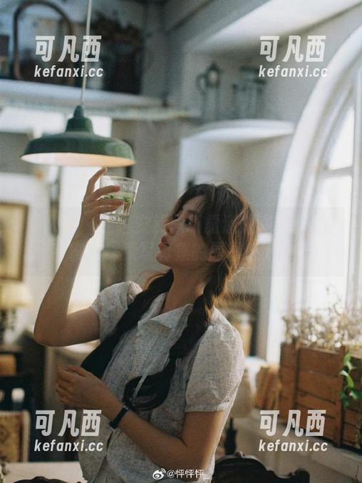 秀人网 - 走进安然职场霸道总裁boss的宇宙，探索写真集的原图魅力.txt