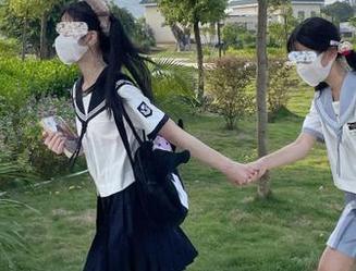 秀人网 – 不可错过的小魔女奈奈美足高清合集下载，感受绝美诱惑.txt