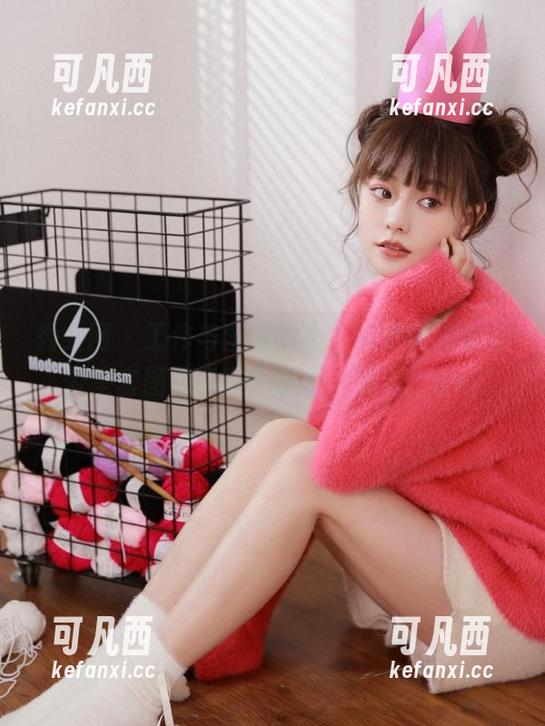 秀人网 - 工作与幽默并存，就是阿朱啊办公室套图作品带你欢乐一整天！.txt