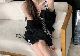 秀人网 – 一起欣赏徐cake美足写真集分享，感受唯美与艺术的结合.txt