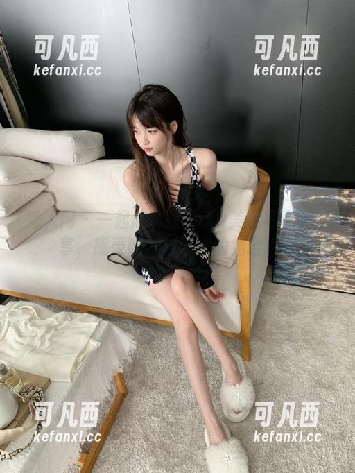 秀人网 - 一起欣赏徐cake美足写真集分享，感受唯美与艺术的结合.txt