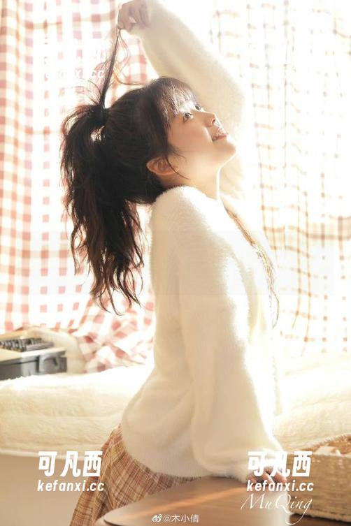 秀人网 - 温妮丝袜写真精选：解锁优雅女生的时尚写真秘密.txt