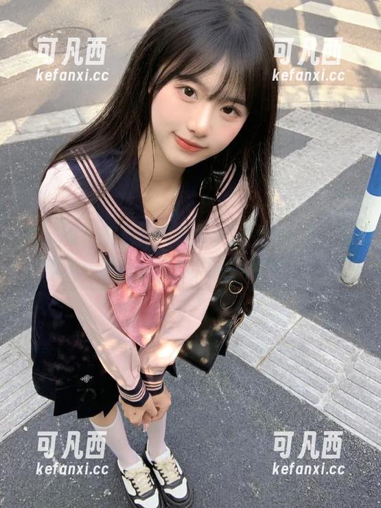秀人网 - 王心怡的温柔系列图片分享，带你欣赏她独具匠心的摄影风格。.txt