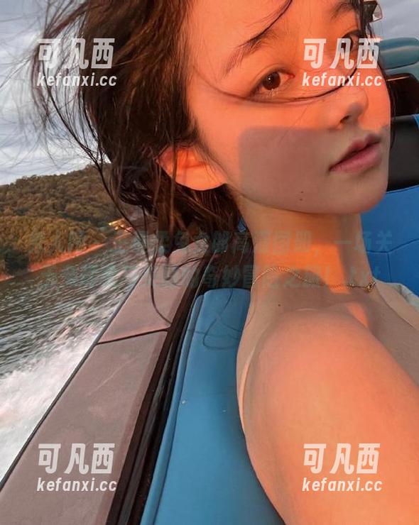 秀人网 - 王曼柔兔女郎高清图册，一场关于兔耳朵与美丽的奇妙冒险之旅！.txt