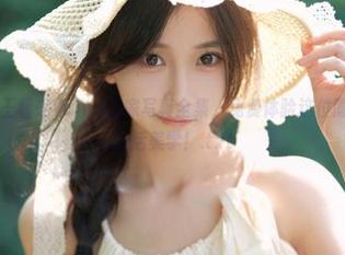 秀人网 – 王馨瑶Yanni居家写真全集，免费体验这位博主的独特生活美学！.txt
